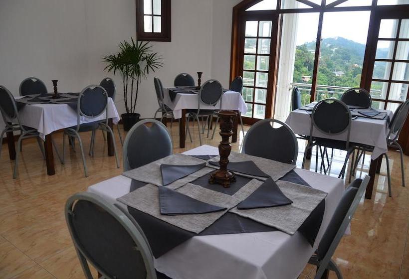 酒店 Kandyan Crown