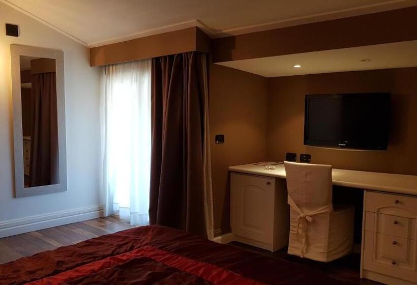 Отель Mediterraneo