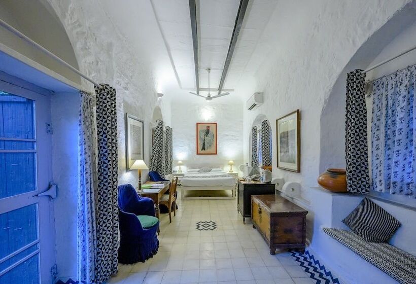 בית מלון כפרי Neemrana S Hill Fort Kesroli