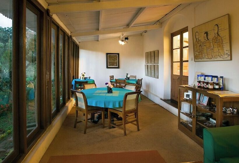 בית מלון כפרי Neemrana S Wallwood Garden