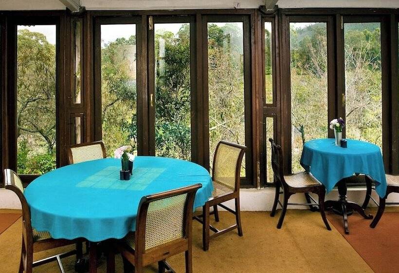 בית מלון כפרי Neemrana S Wallwood Garden