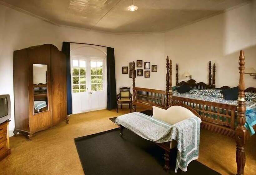 בית מלון כפרי Neemrana S Wallwood Garden