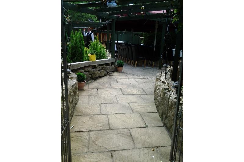 ホテル OYO The Leven