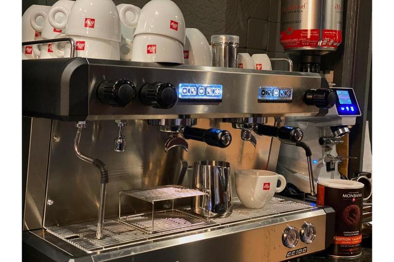 ホテル OYO The Leven