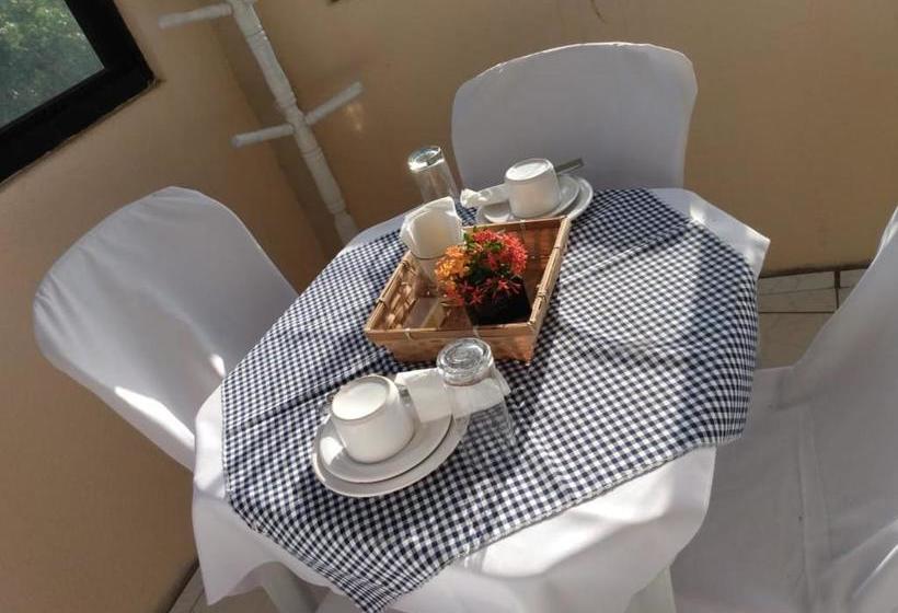 ホテル Pousada Maria Brasil