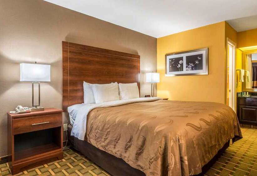 호텔 Quality Inn