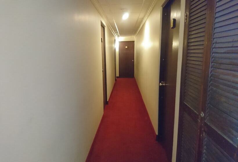 Отель Royal Inn