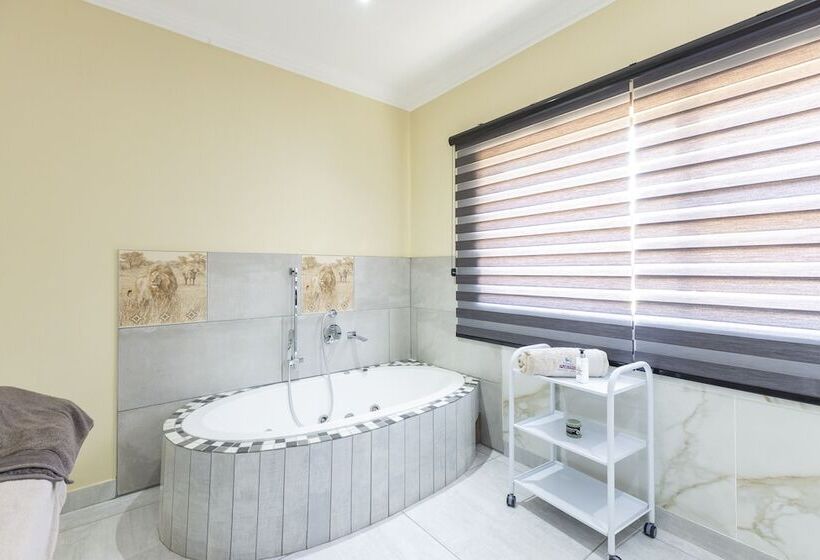 فندق Royale Marlothi Safari Lodge