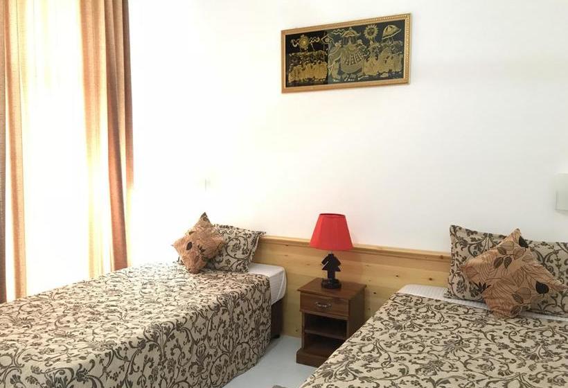 בית מלון כפרי Salubrious Resort