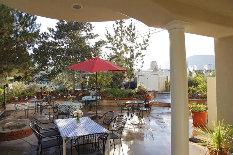 בית מלון כפרי Santa Paula Inn