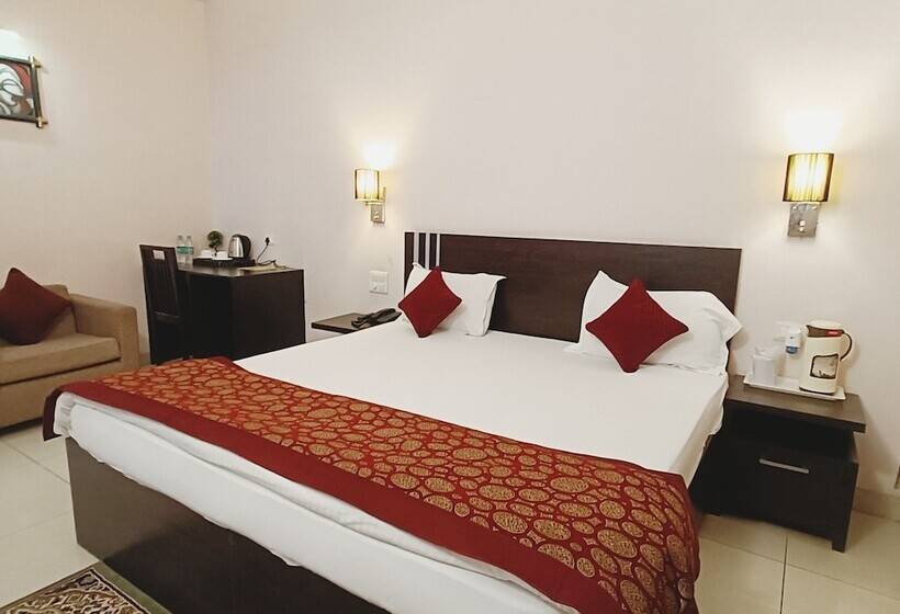 Отель Shubham Majesty