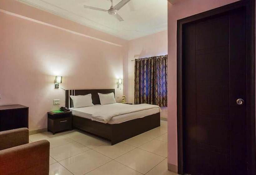 Отель Shubham Majesty