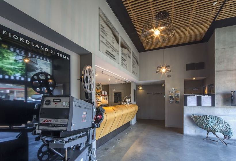 هتل The Cinema Suites