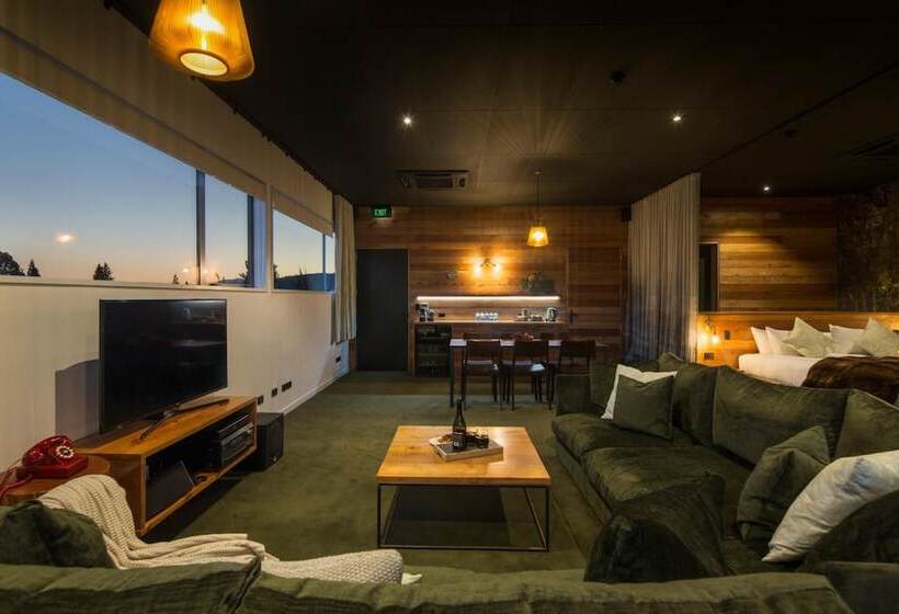 هتل The Cinema Suites