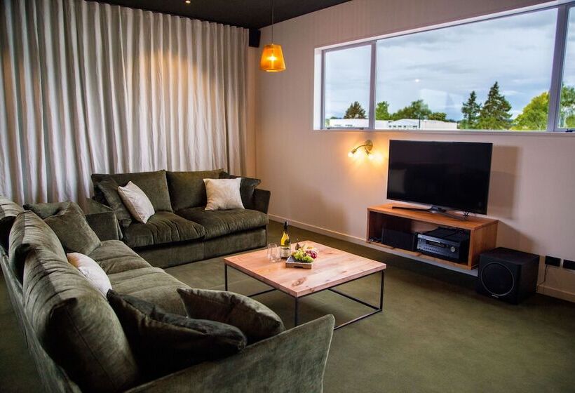 هتل The Cinema Suites