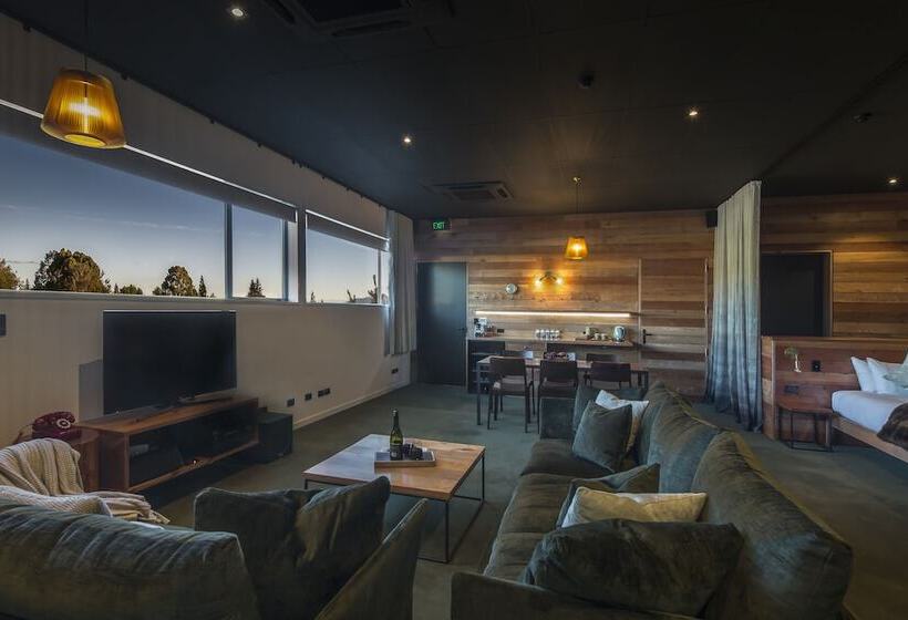 هتل The Cinema Suites