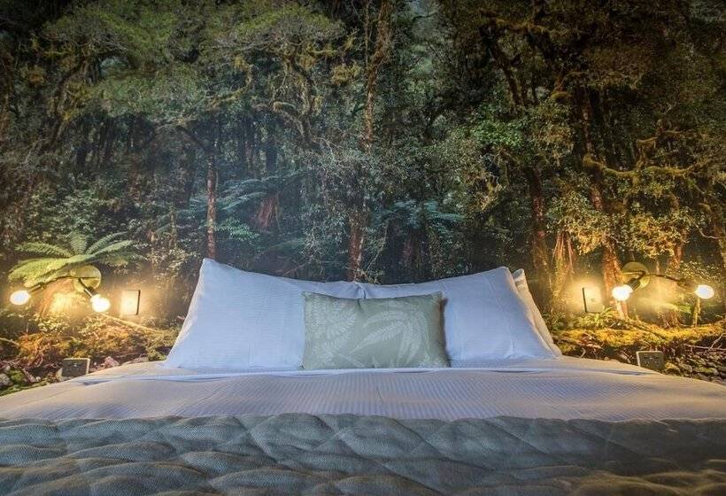 هتل The Cinema Suites