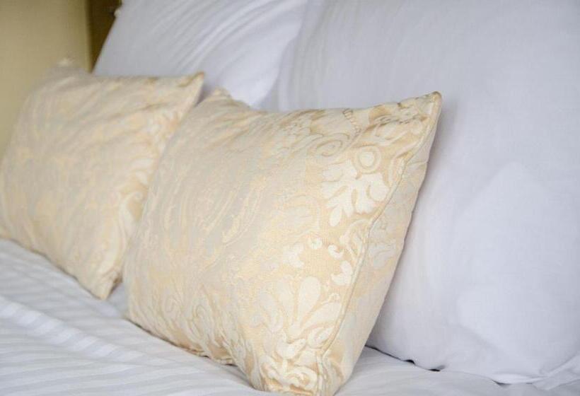 Отель The Lemonfield