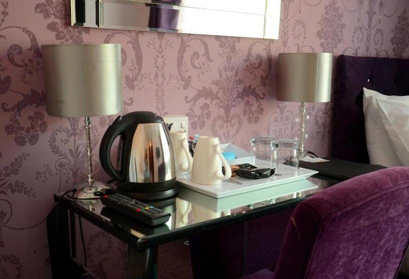 Отель The Lemonfield