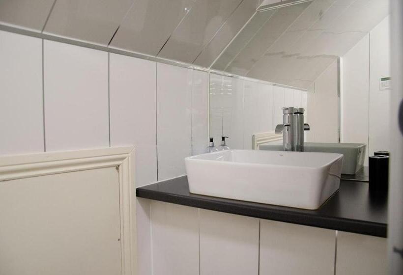 Отель The Lemonfield