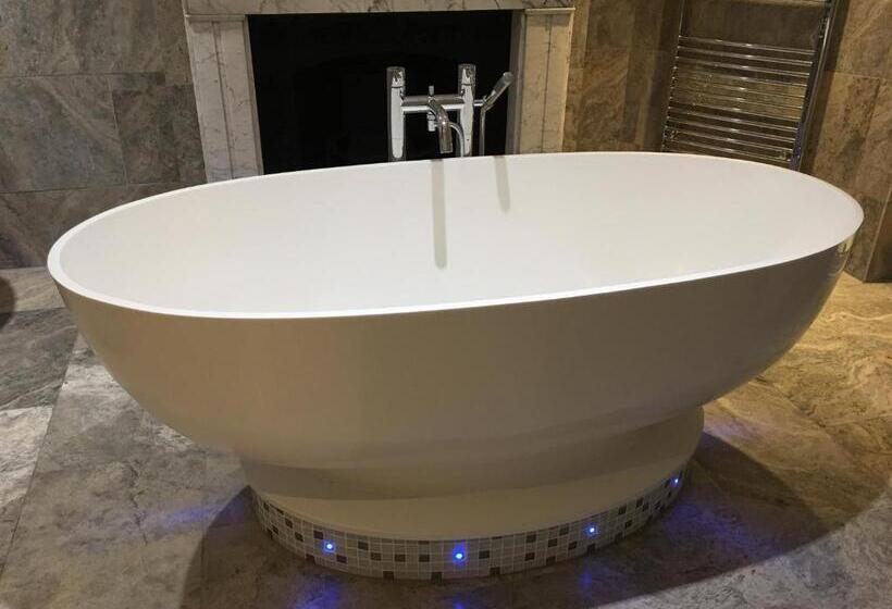 The Ship Leopard Hotel No Children