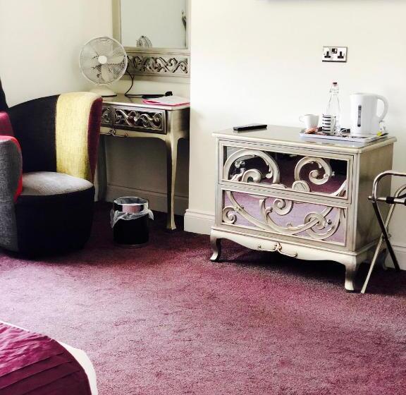 The Ship Leopard Hotel No Children