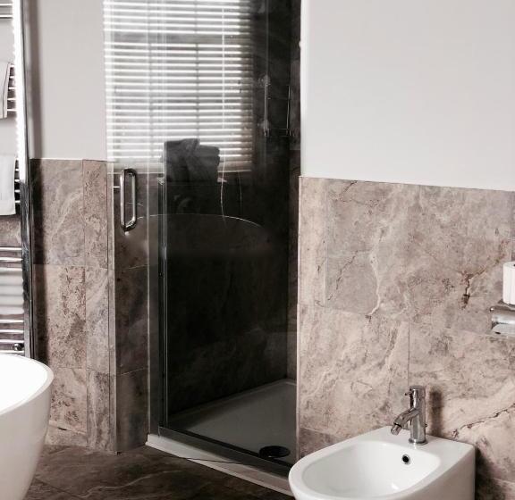 The Ship Leopard Hotel No Children