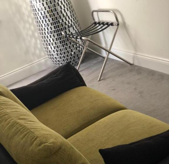 The Ship Leopard Hotel No Children