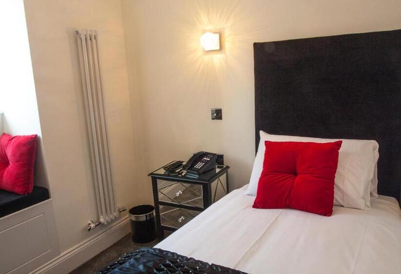 The Ship Leopard Hotel No Children