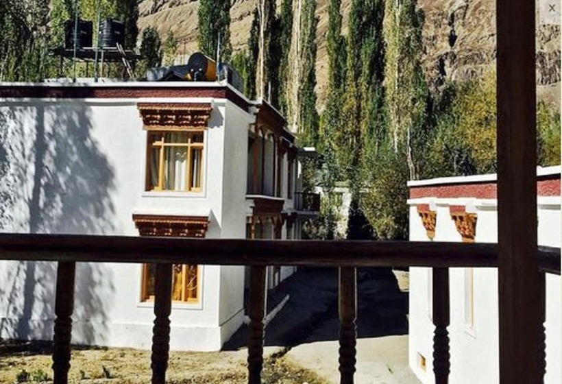 בית מלון כפרי Tih Hundar Resort   Nubra