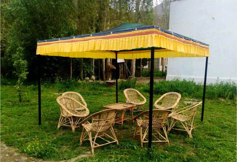 בית מלון כפרי Tih Hundar Resort   Nubra