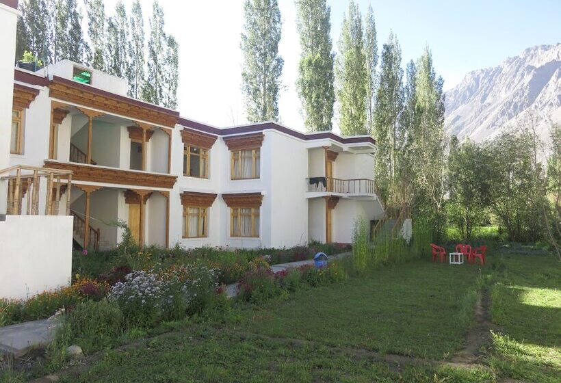 בית מלון כפרי Tih Hundar Resort   Nubra