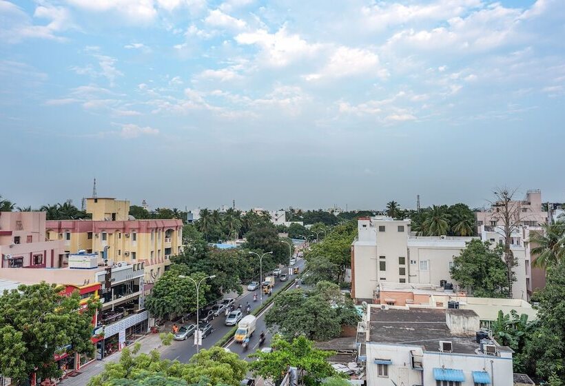 Отель Treebo Fourth Avenue