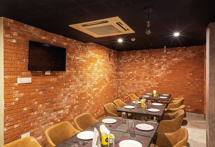 Отель Treebo Fourth Avenue