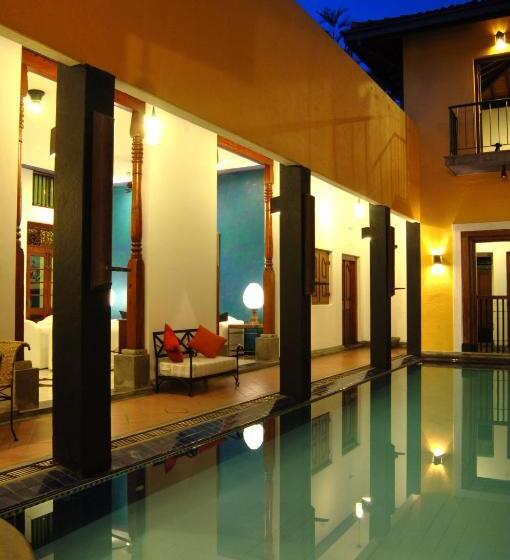 Отель Villa Capers