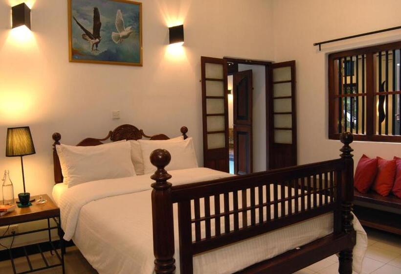 Отель Villa Capers