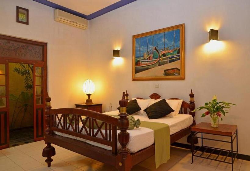 Отель Villa Capers