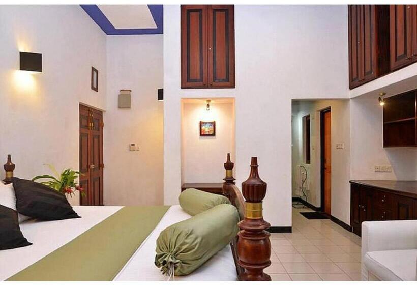 Отель Villa Capers