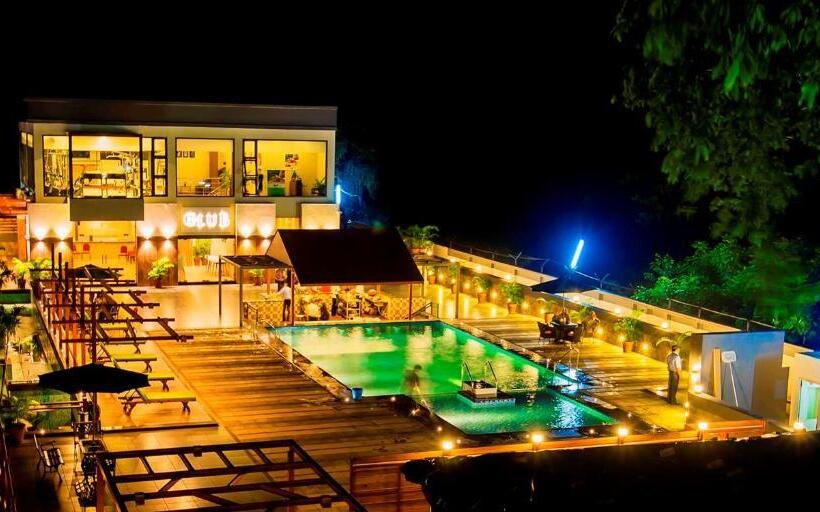 בית מלון כפרי Vits Shalimar Ankleshwar