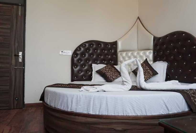 Отель Western Court Panchkula