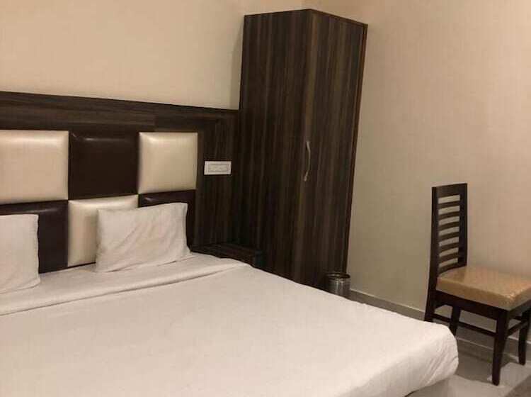 Отель Western Court Panchkula