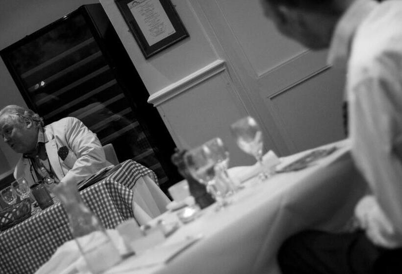 فندق The White Lodge