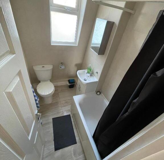 Kensington Guest Rooms 98