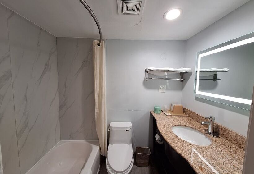 فندق على الطريق Budget Inn Roxboro