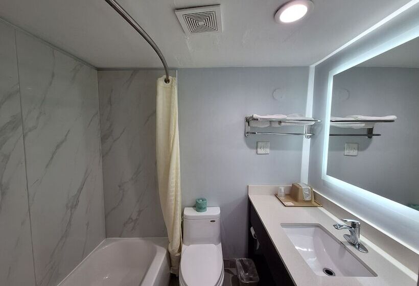 فندق على الطريق Budget Inn Roxboro