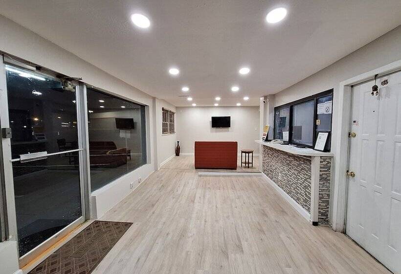 فندق على الطريق Budget Inn Roxboro