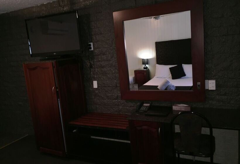 مُتل Country Plaza Motor Inn