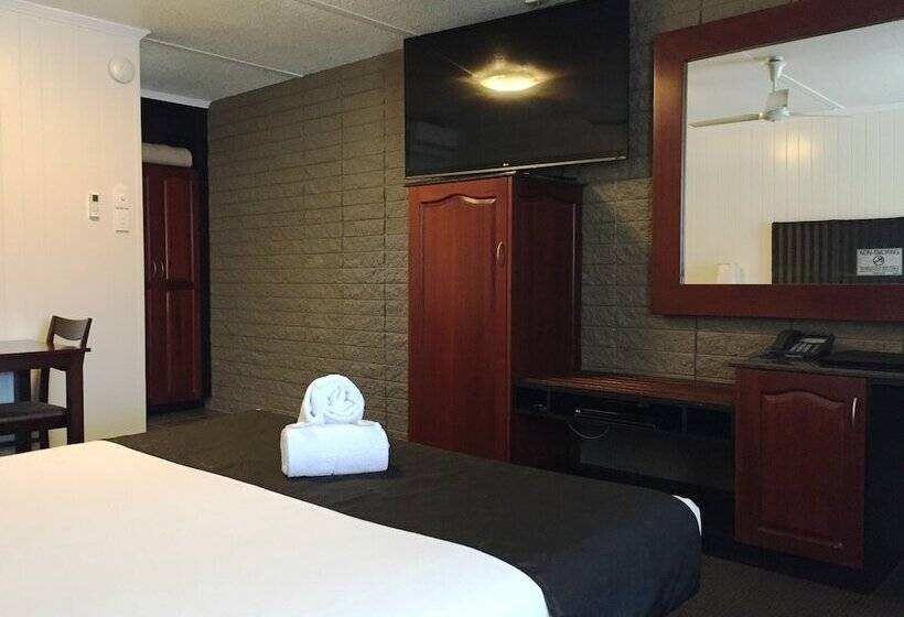 مُتل Country Plaza Motor Inn