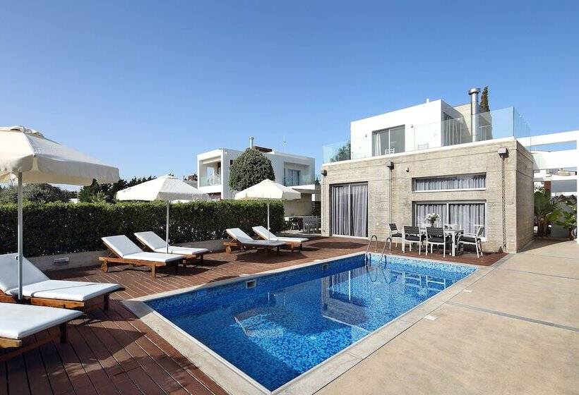 Paradise Cove Luxurious Beach Villas