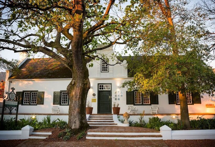 پانسیون Akademie Street Boutique